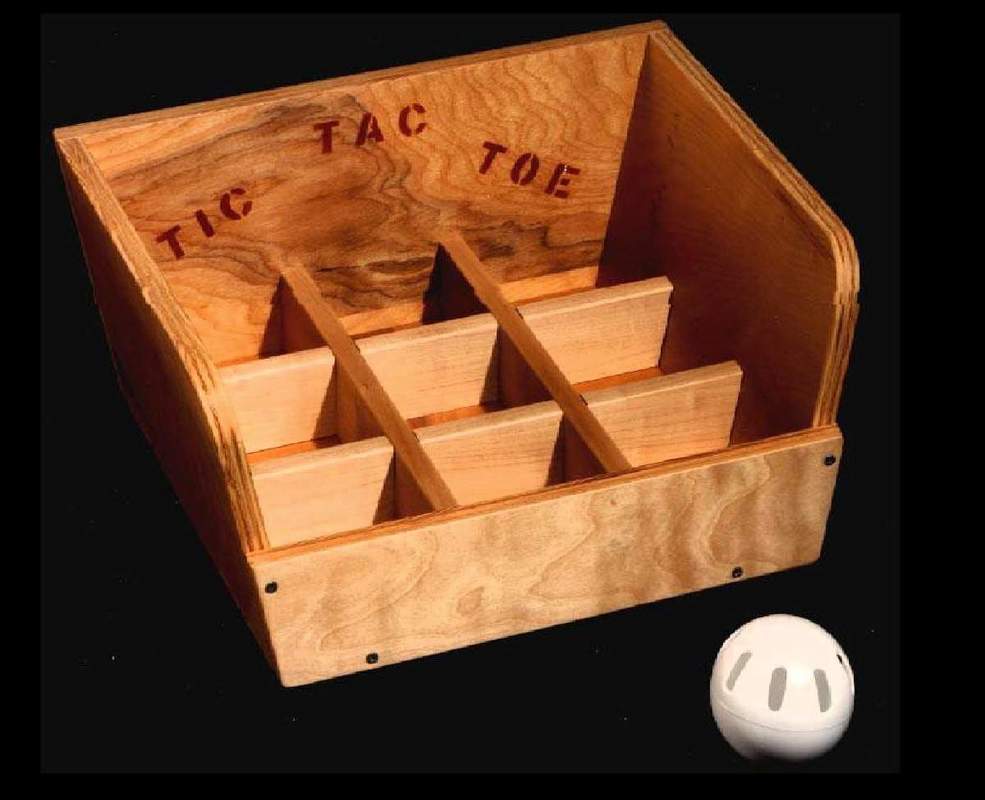 Tic Tac Toe Midway Game